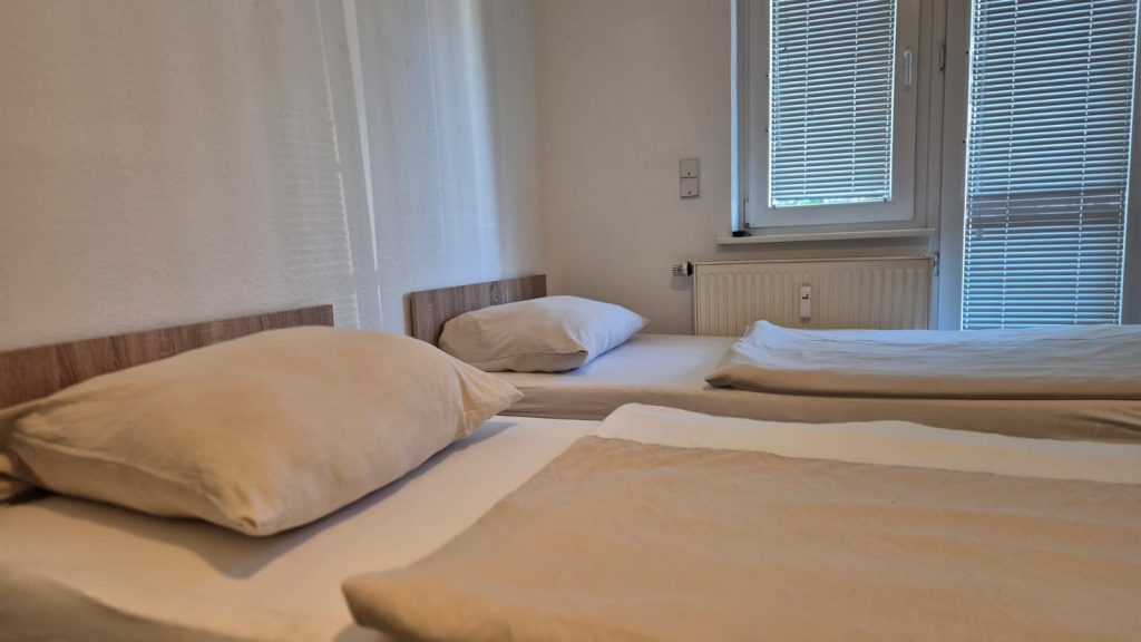 2 Bett Zimmer 1 1024x576